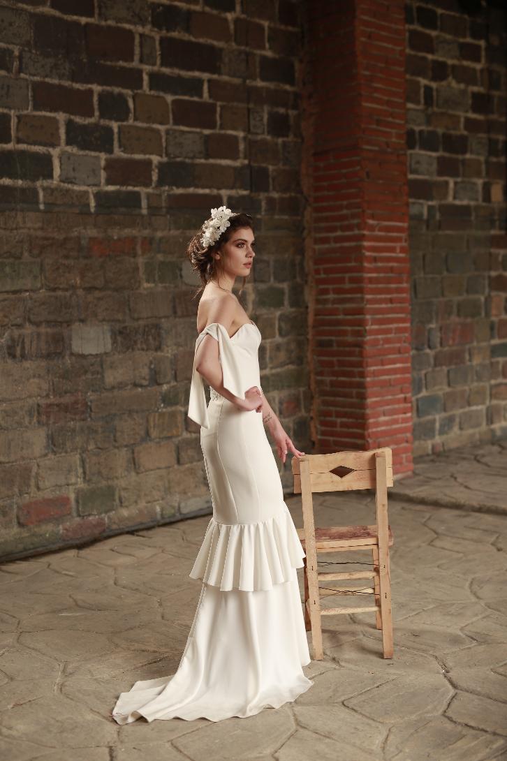 Kolları Yandan Bağlamalı Kalem Elbise